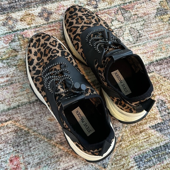 Steve Madden NY90 Tennis Shoes - Picture 5 of 7